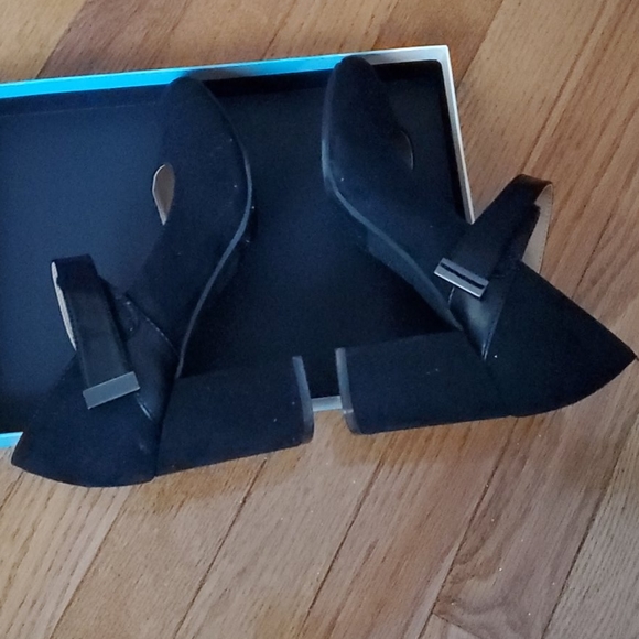 Shoes - Picture 2 of 3